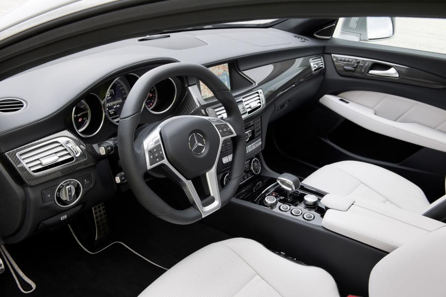  Mercedes-Benz CLS63 AMG Shooting Brake 2012 года  (фото 2 из 16)